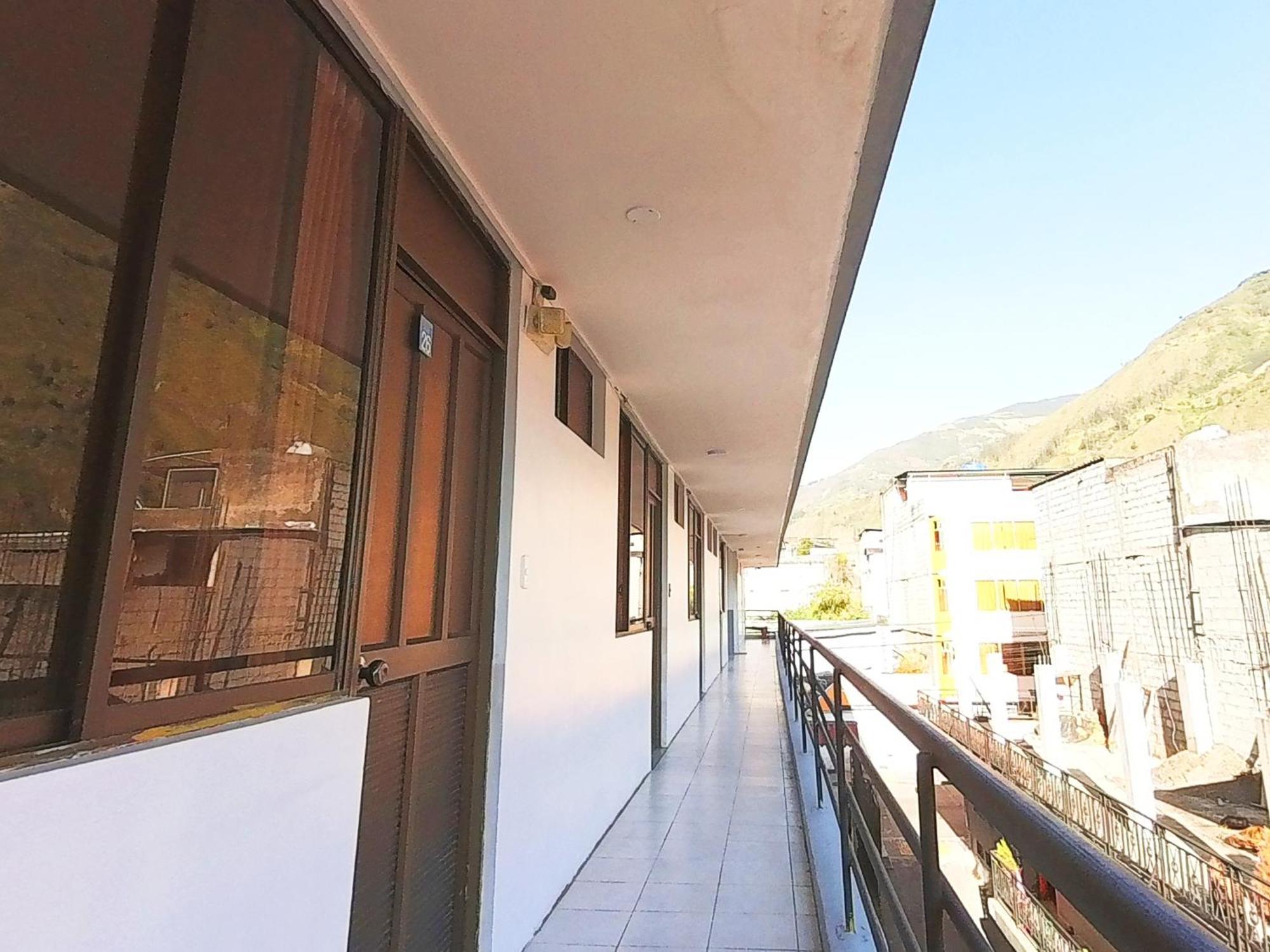 Hostal Anais 巴尼奥斯 外观 照片