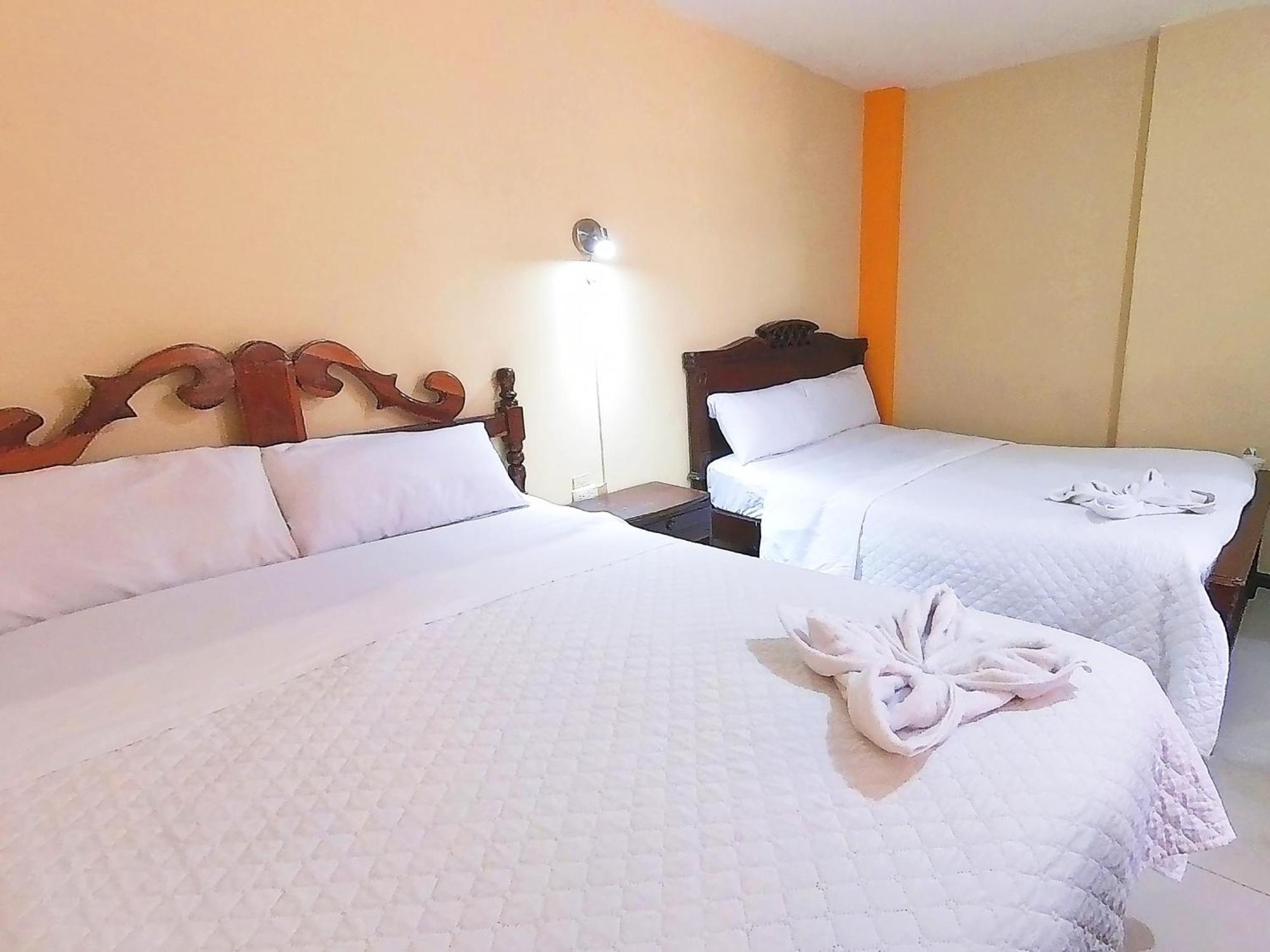 Hostal Anais 巴尼奥斯 外观 照片