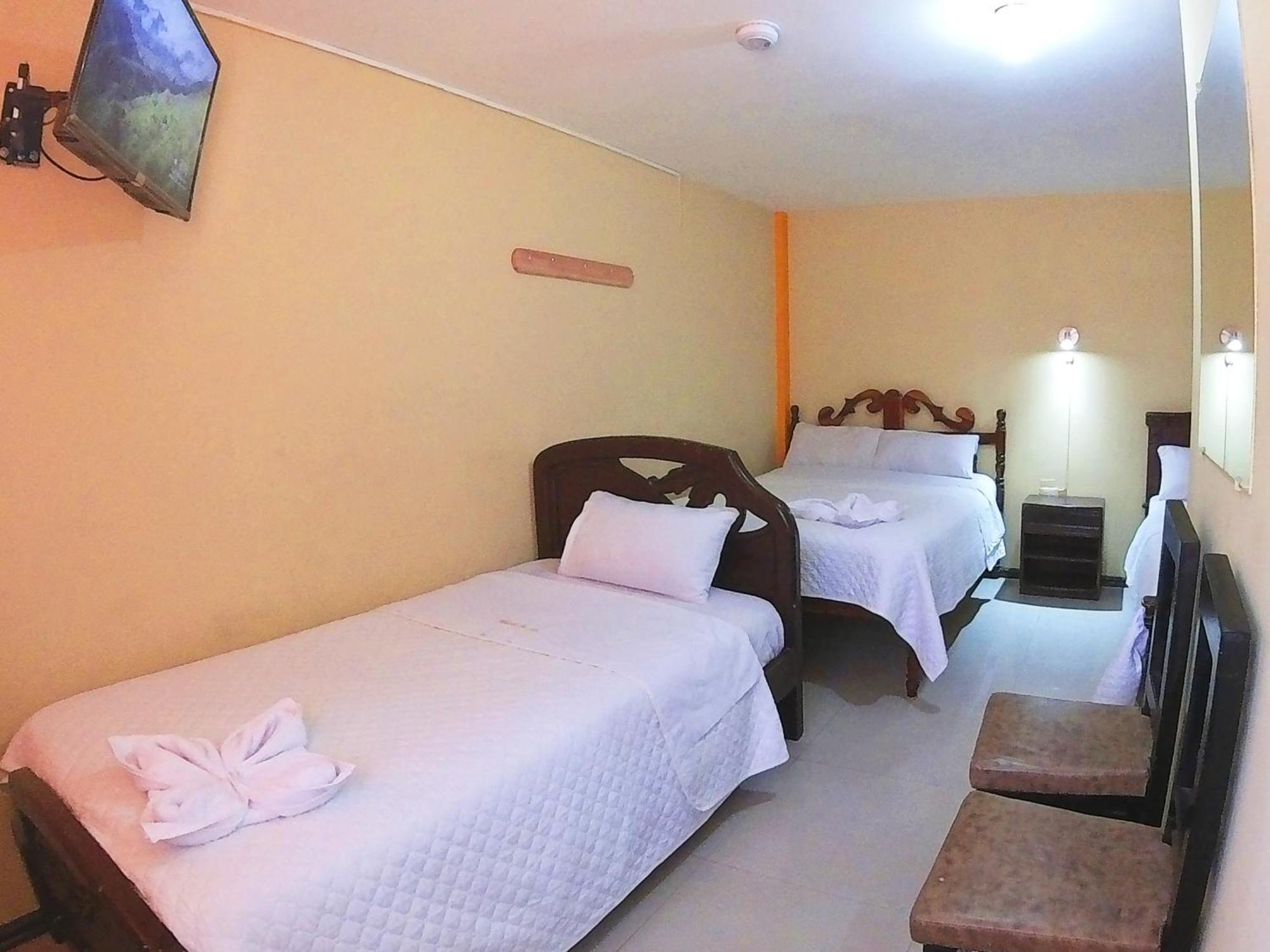 Hostal Anais 巴尼奥斯 外观 照片