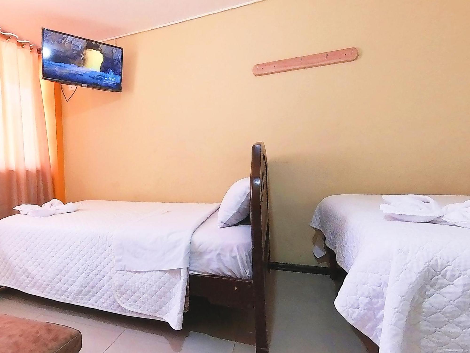 Hostal Anais 巴尼奥斯 外观 照片
