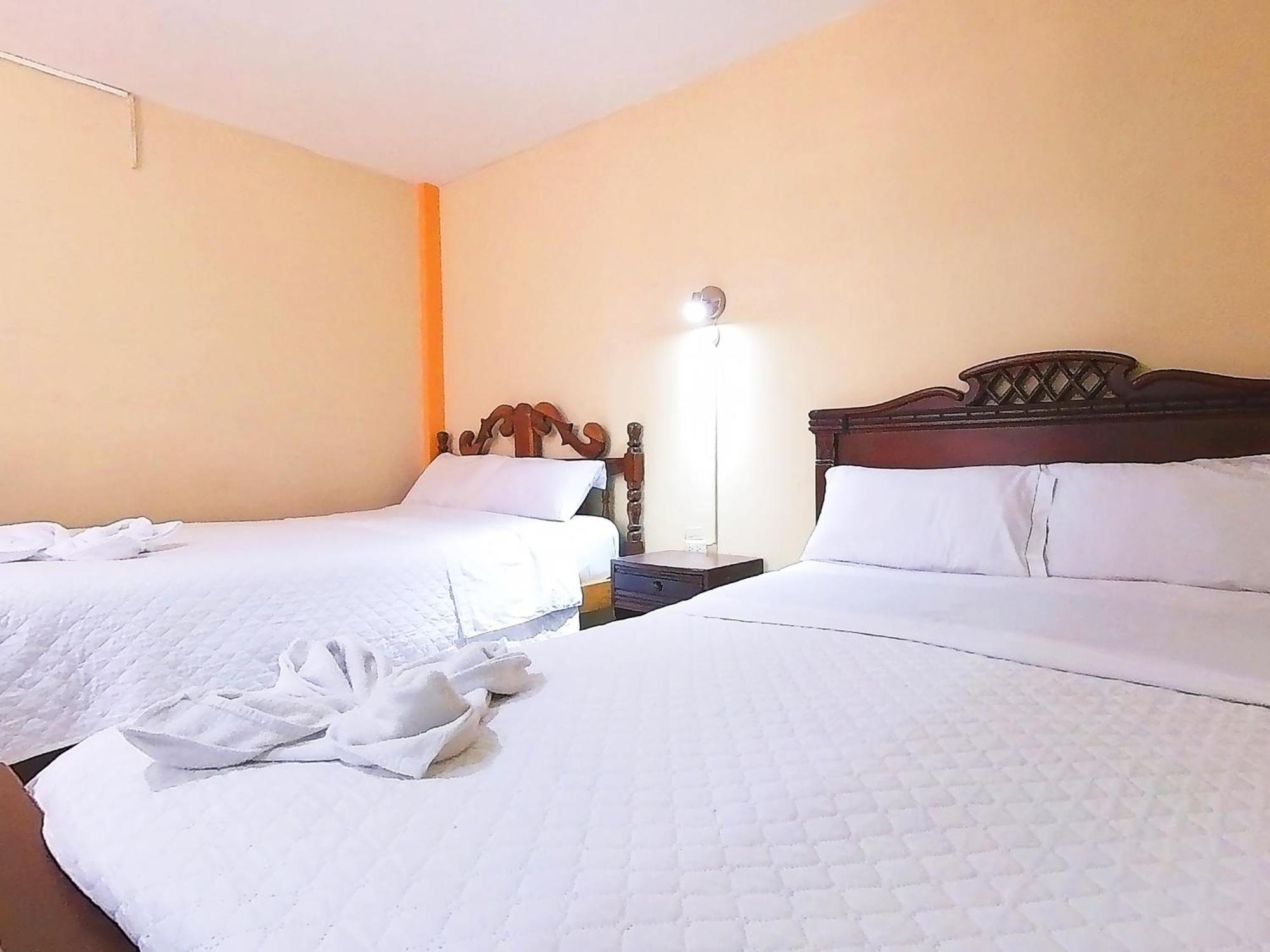 Hostal Anais 巴尼奥斯 外观 照片