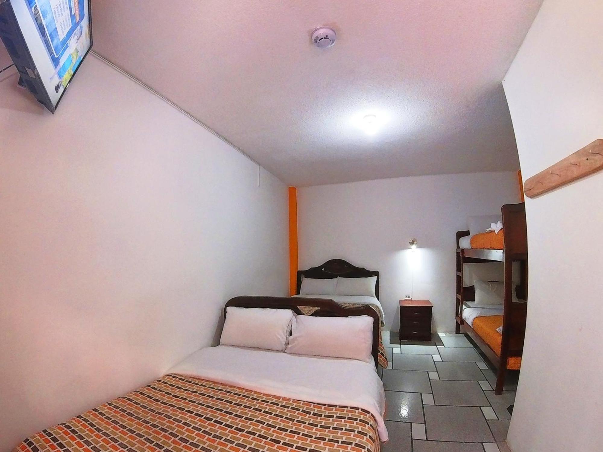 Hostal Anais 巴尼奥斯 外观 照片