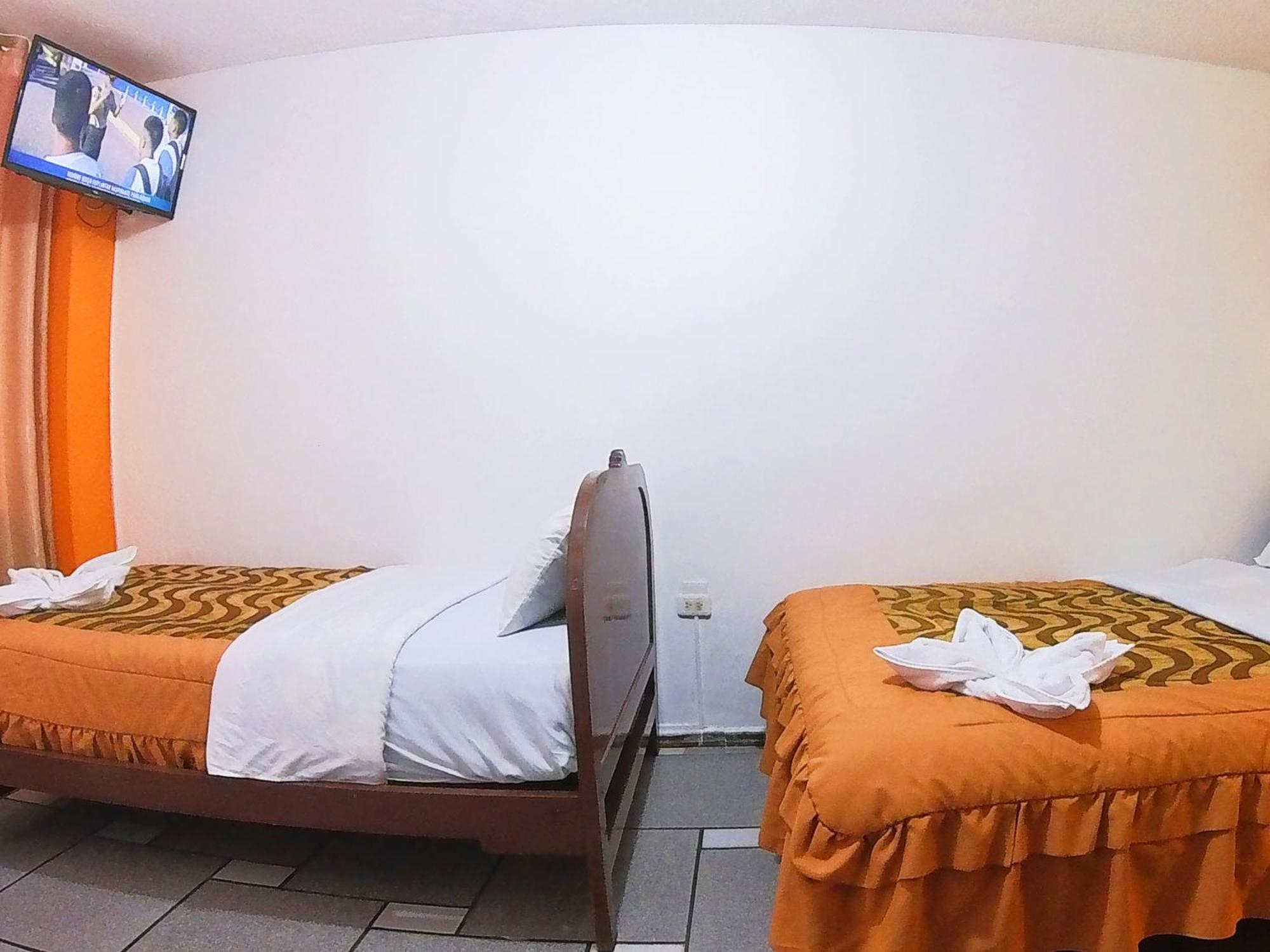 Hostal Anais 巴尼奥斯 外观 照片