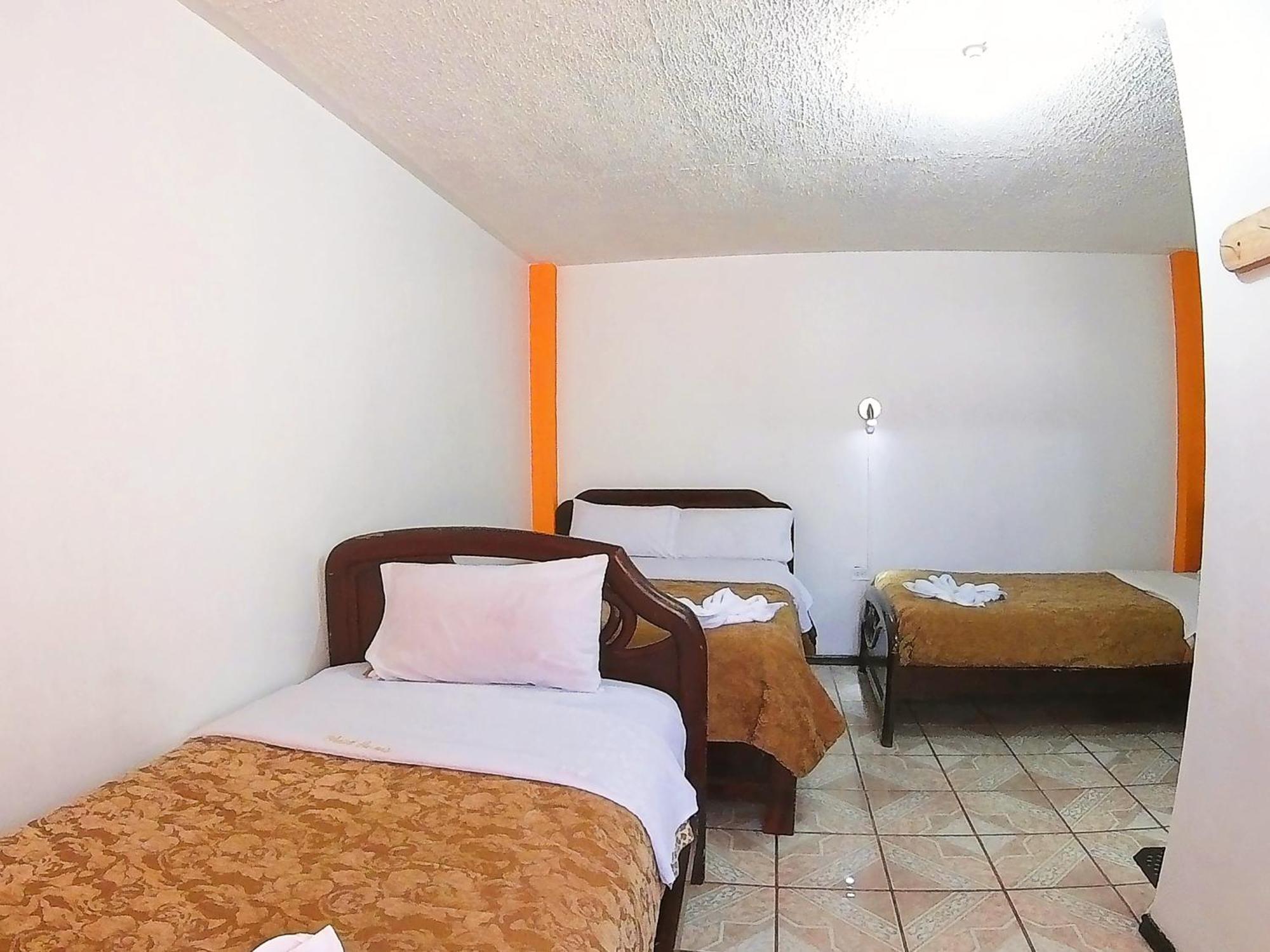 Hostal Anais 巴尼奥斯 外观 照片