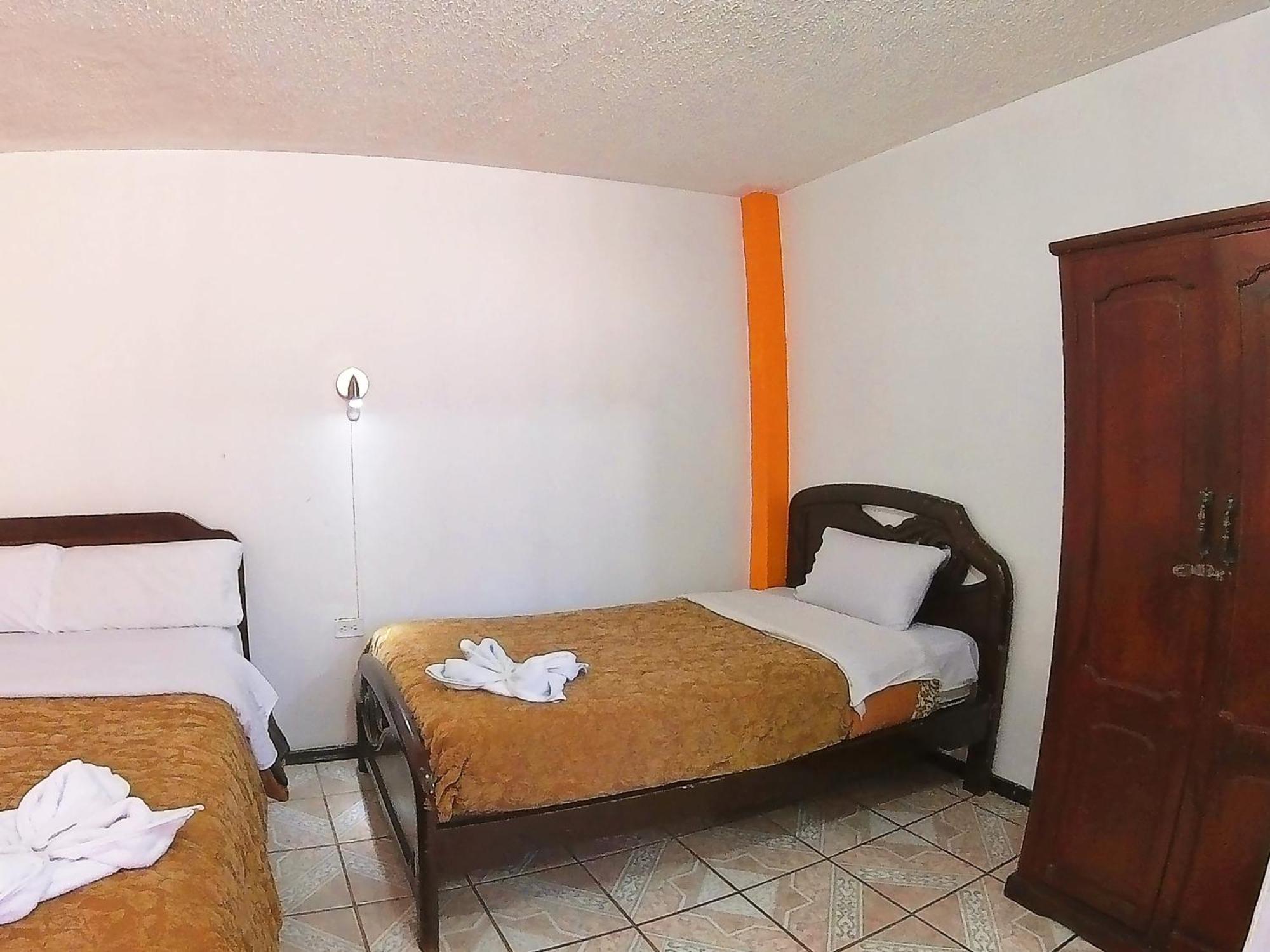 Hostal Anais 巴尼奥斯 外观 照片