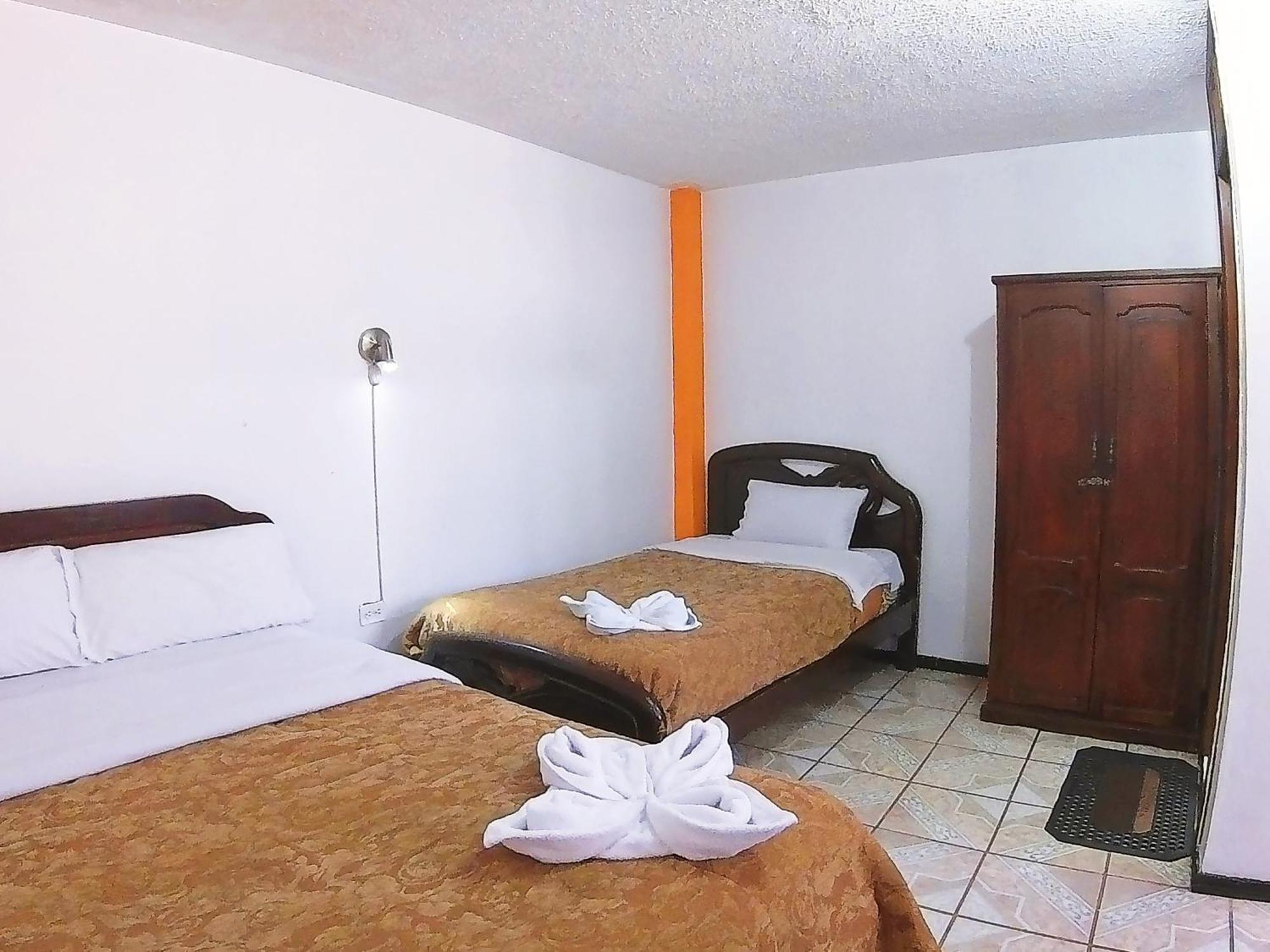 Hostal Anais 巴尼奥斯 外观 照片