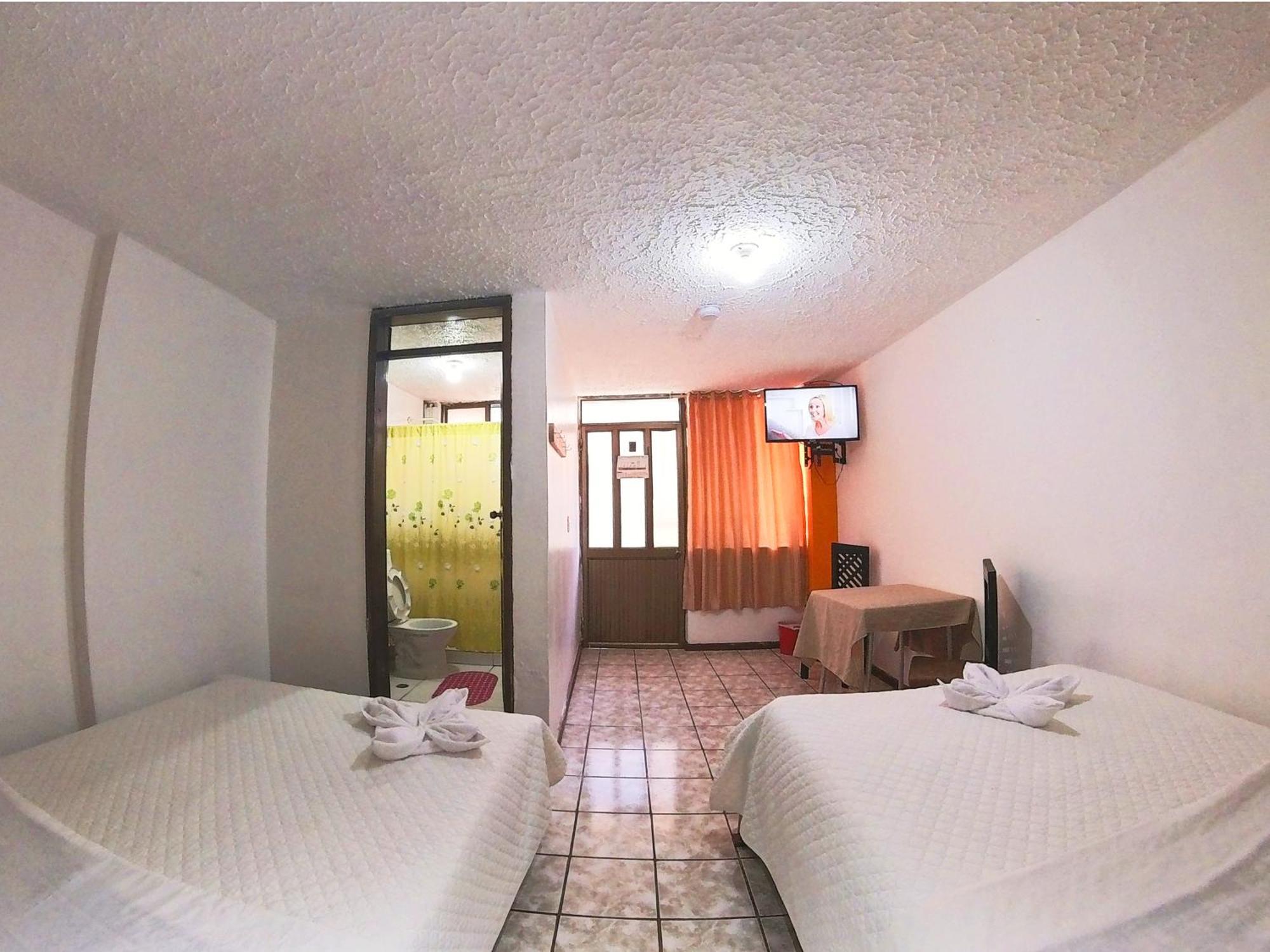 Hostal Anais 巴尼奥斯 外观 照片