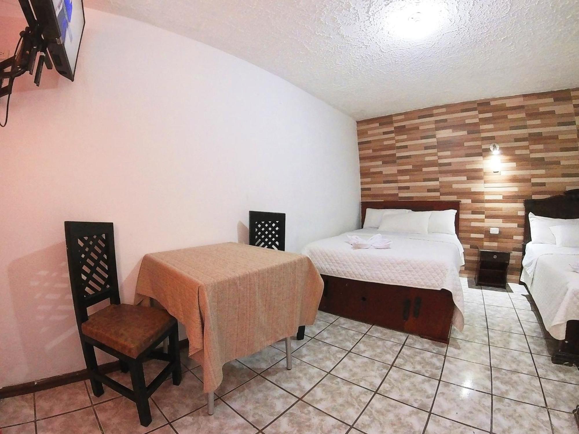 Hostal Anais 巴尼奥斯 外观 照片