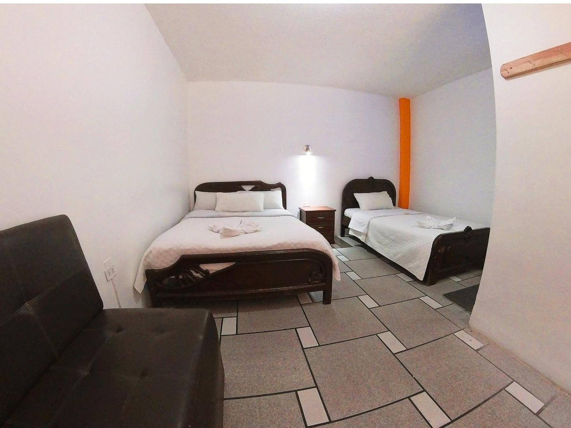 Hostal Anais 巴尼奥斯 外观 照片