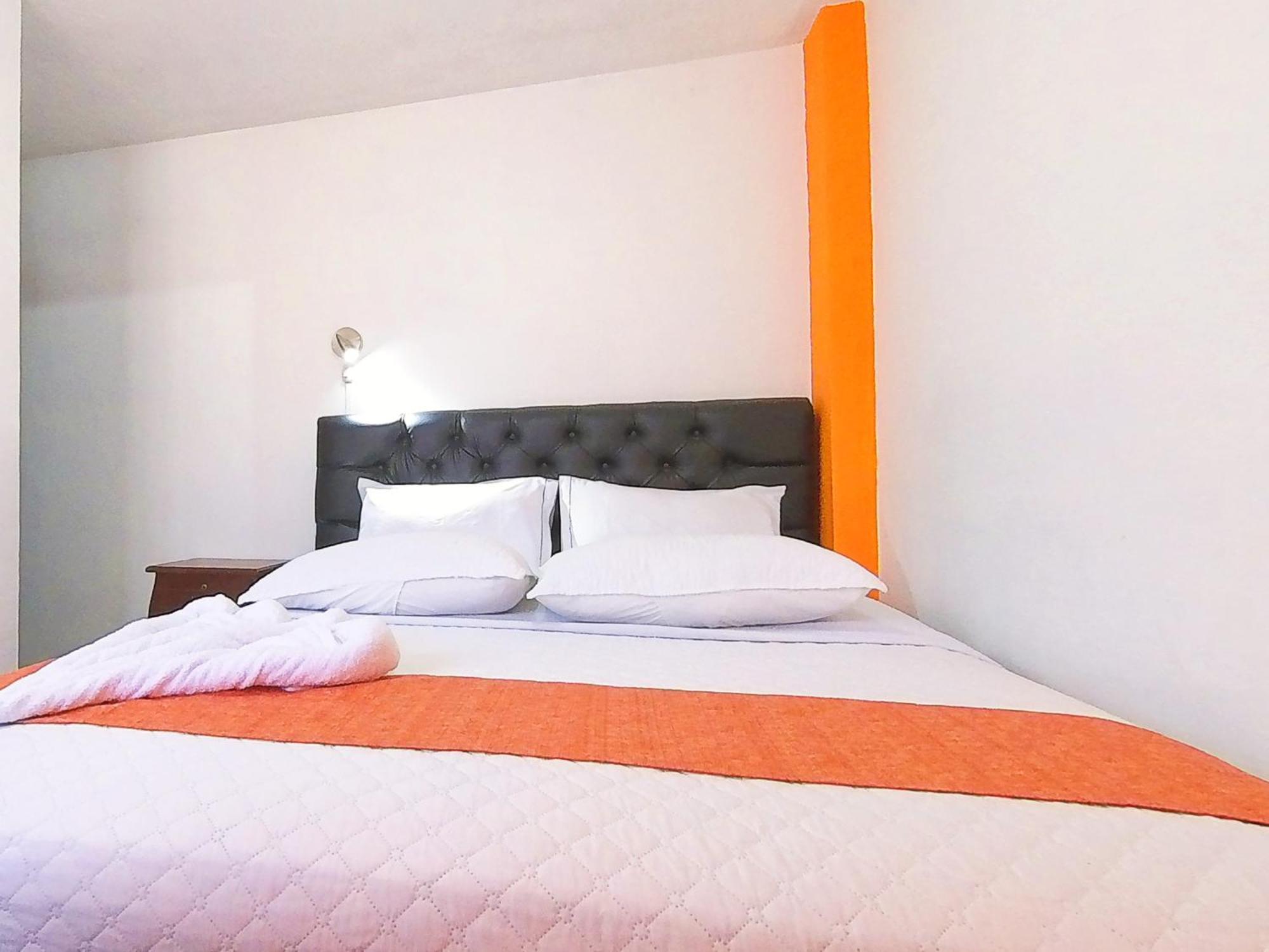 Hostal Anais 巴尼奥斯 外观 照片