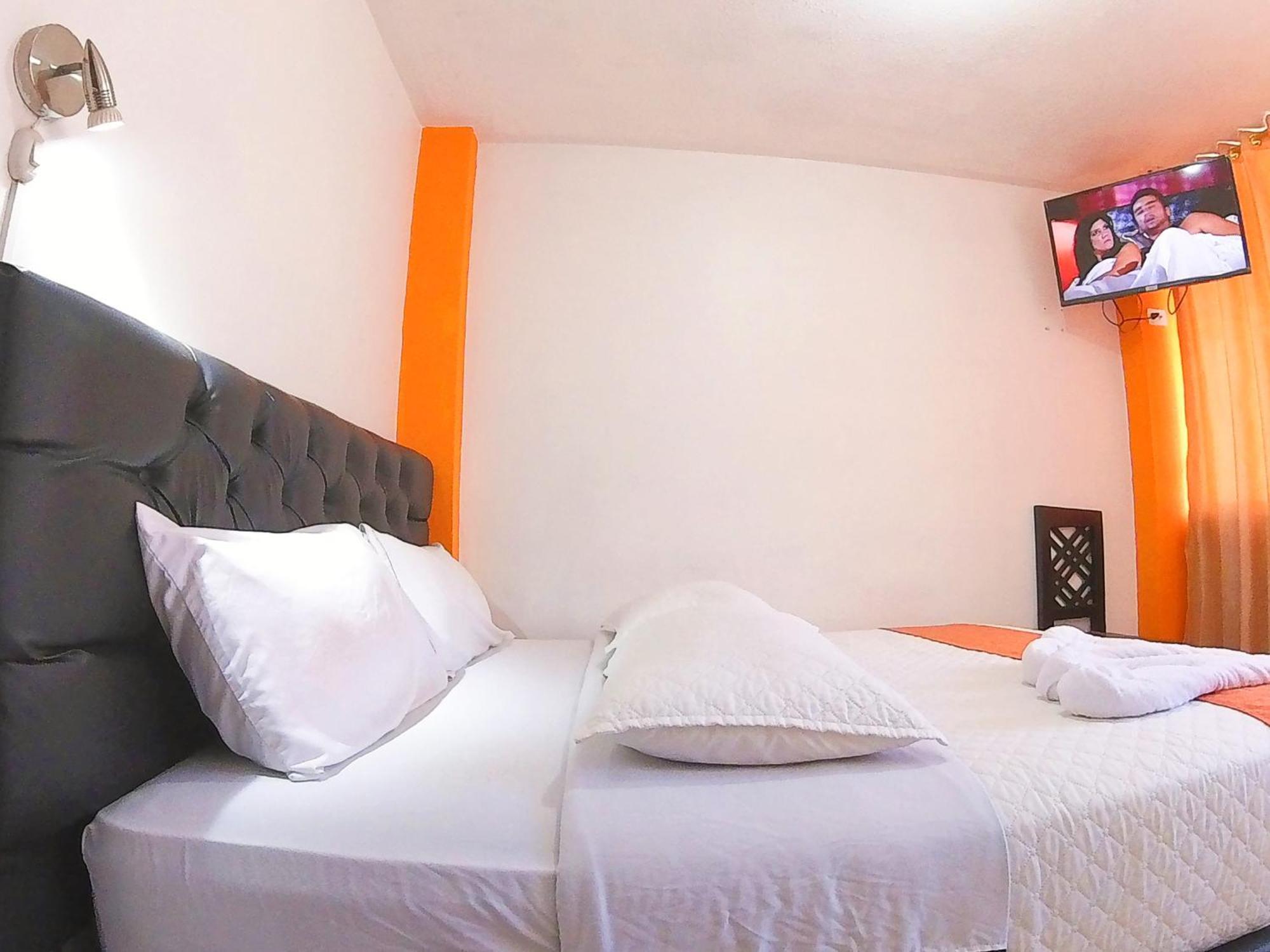 Hostal Anais 巴尼奥斯 外观 照片