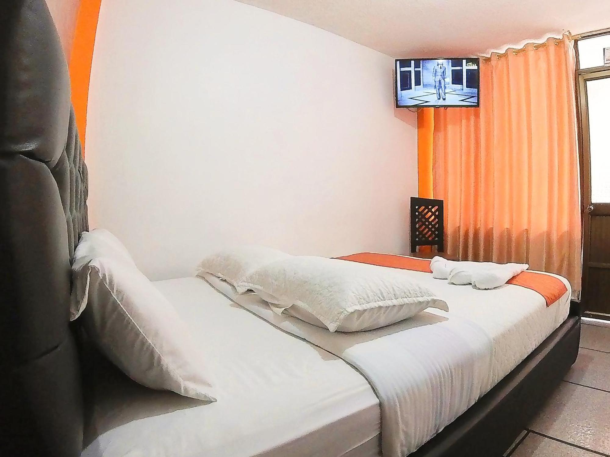 Hostal Anais 巴尼奥斯 外观 照片